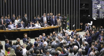 Câmara analisa nesta semana PEC que cria distritão e financiamento público